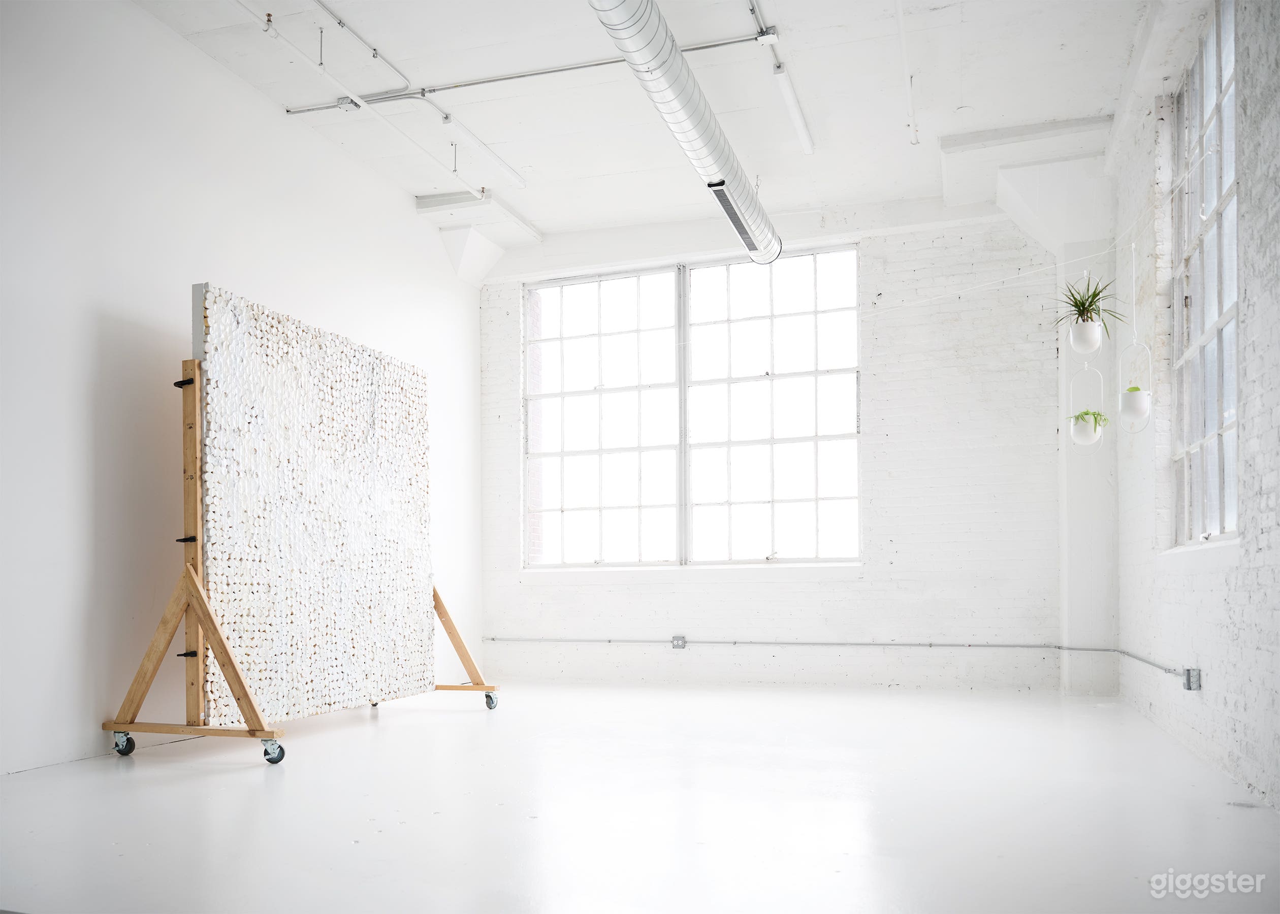 Natural Light Photo Studio Loft Photo 3