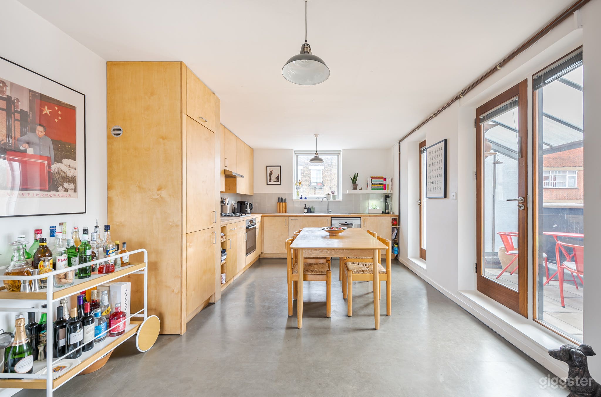 Glass Penthouse With Wooden Slatted Windows  Photo 4