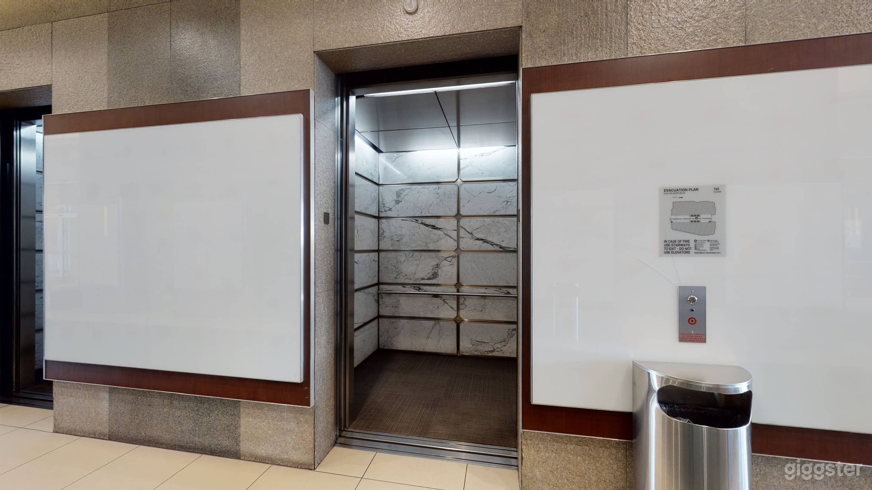 Office Building Lobby in West Hollywood (Spacious) Photo 3