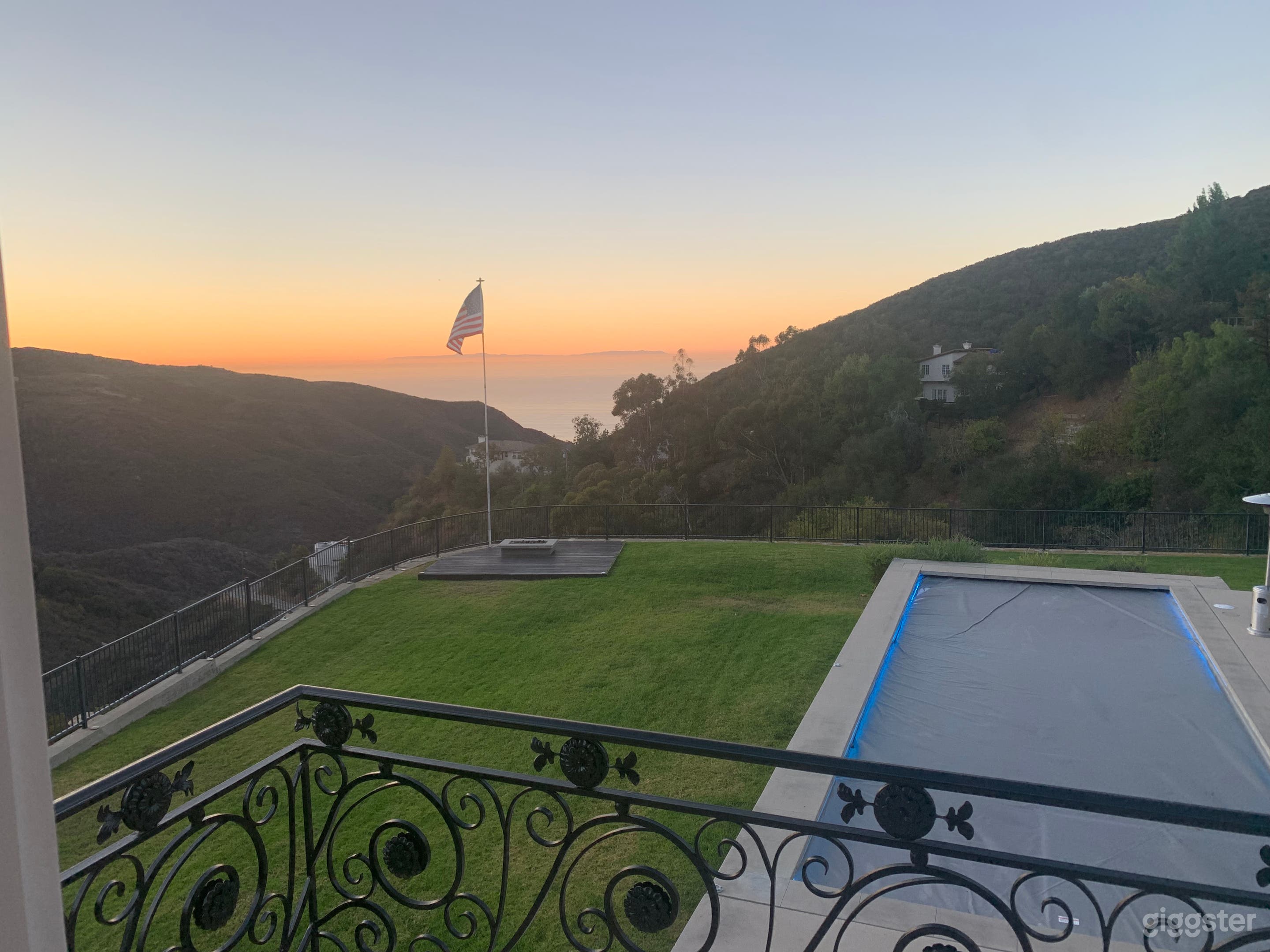 Breathtaking malibu estate with endless ocean view Photo 3