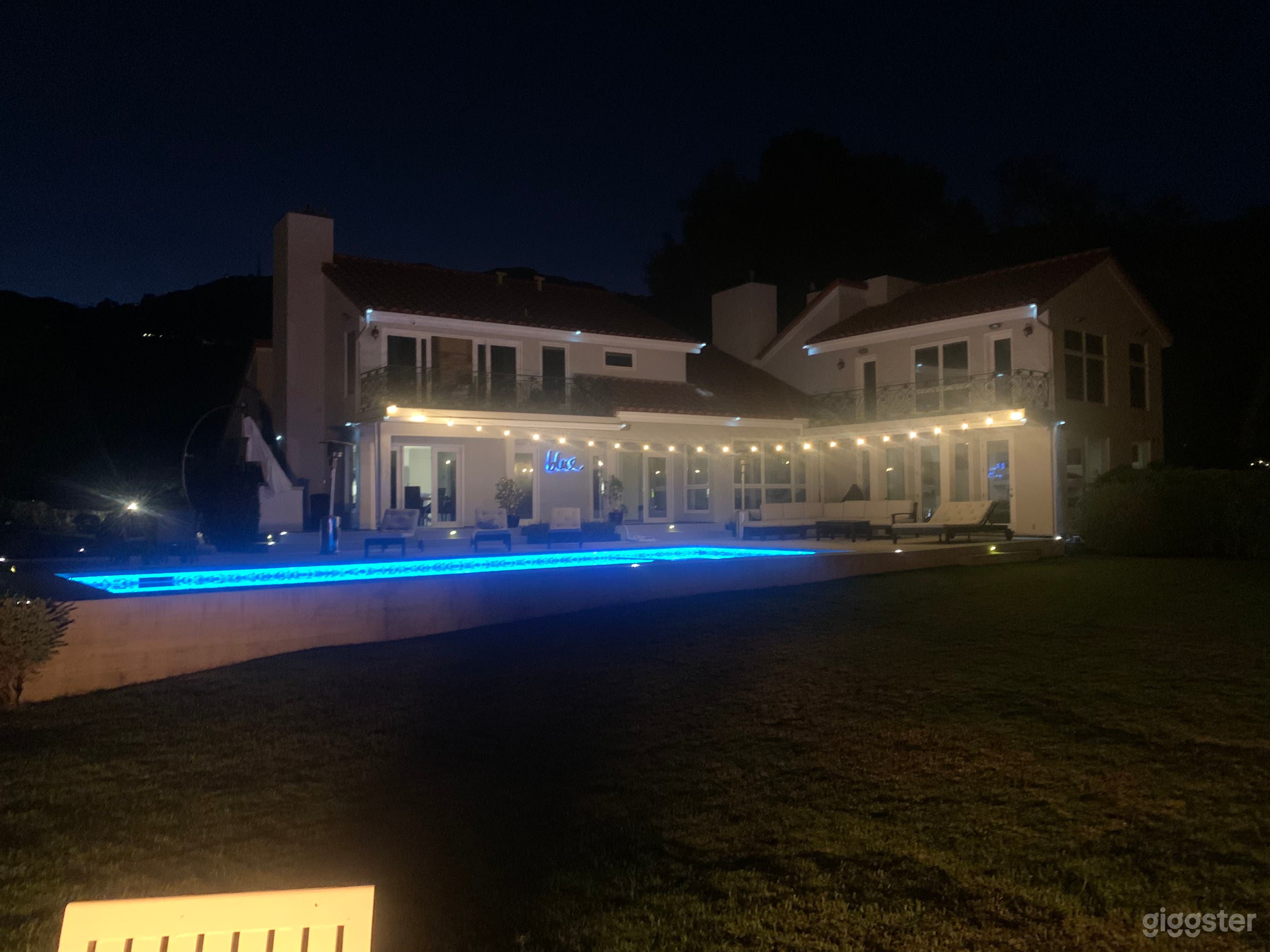 Breathtaking malibu estate with endless ocean view Photo 1