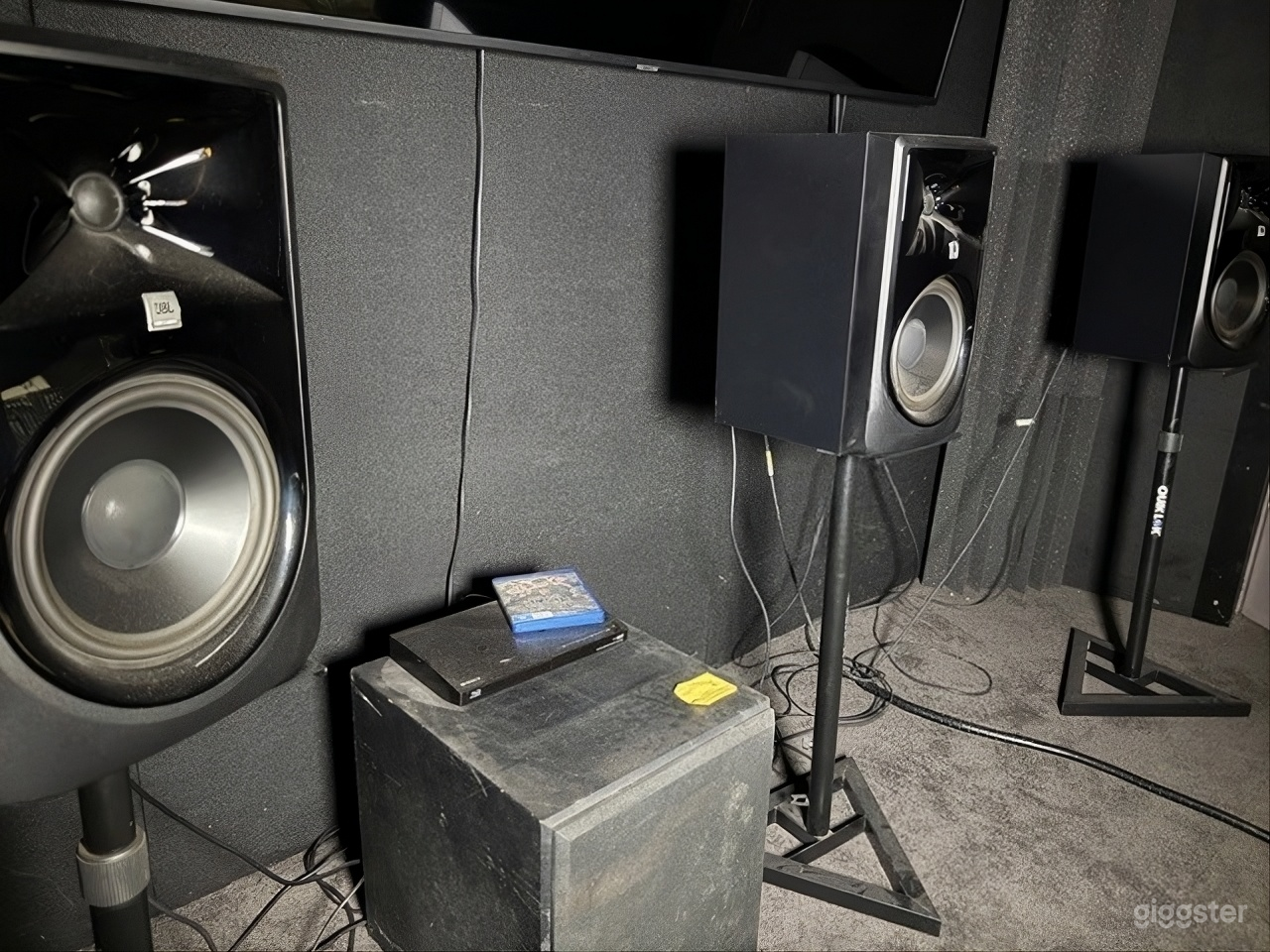 Color Grading Suites Photo 3