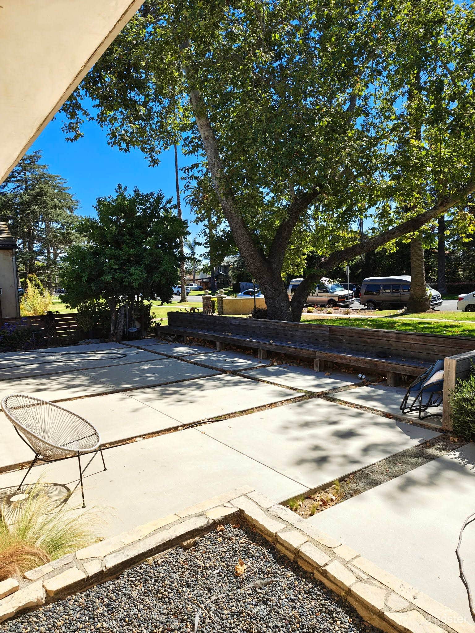 Large Private Front Lawn in Virginia Country Club Photo 4