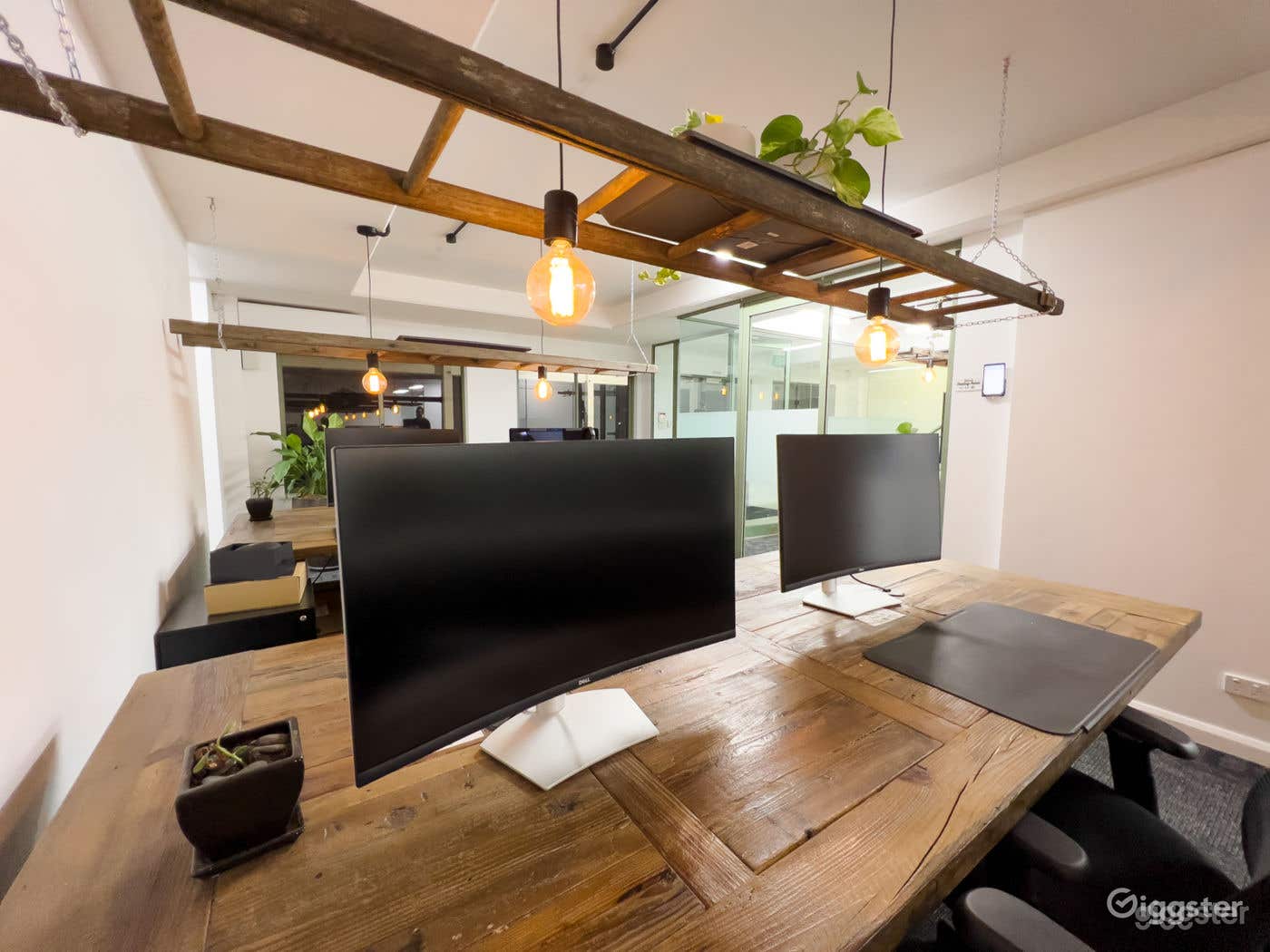 Rustic Workstation Photo 2