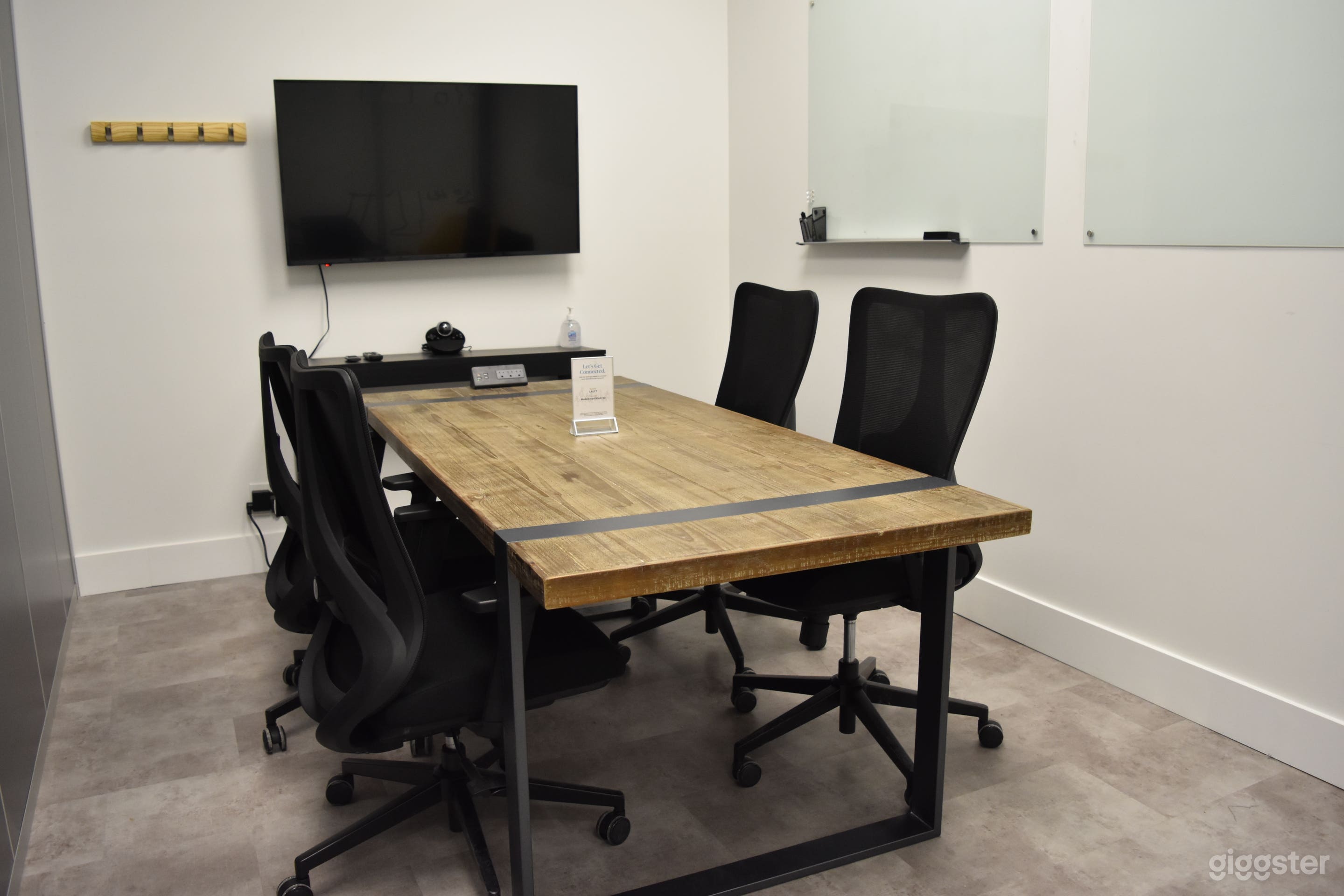 Dynamic Workroom in King East Photo 1