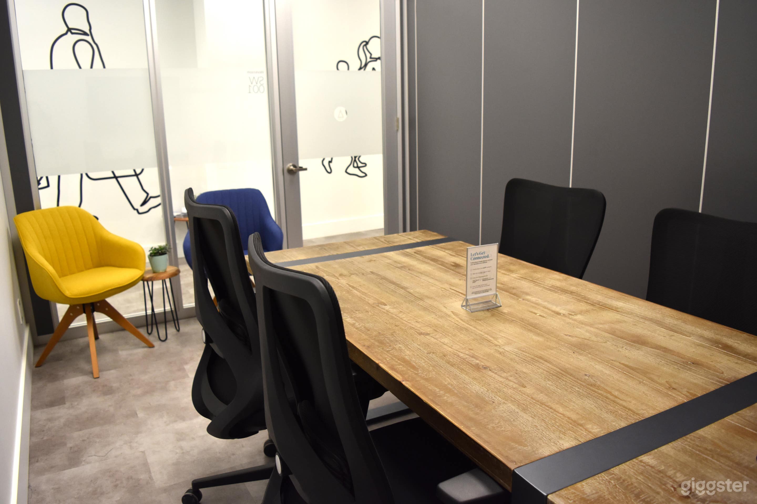 Dynamic Workroom in King East Photo 2