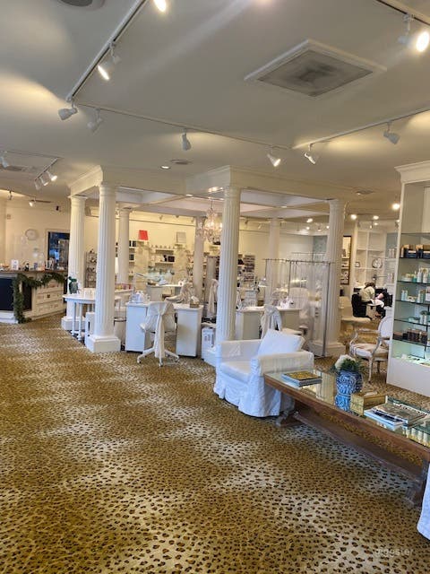 Chic & Beautiful Spa In Seattle  Photo 3