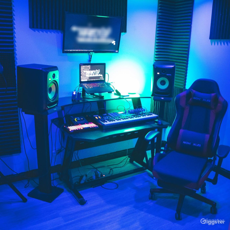  Music Recording Studio And Podcast In Hollywood 