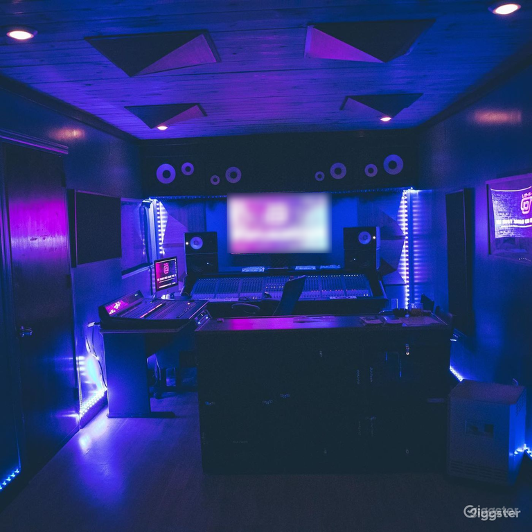  Music Recording Studio And Podcast In Hollywood 