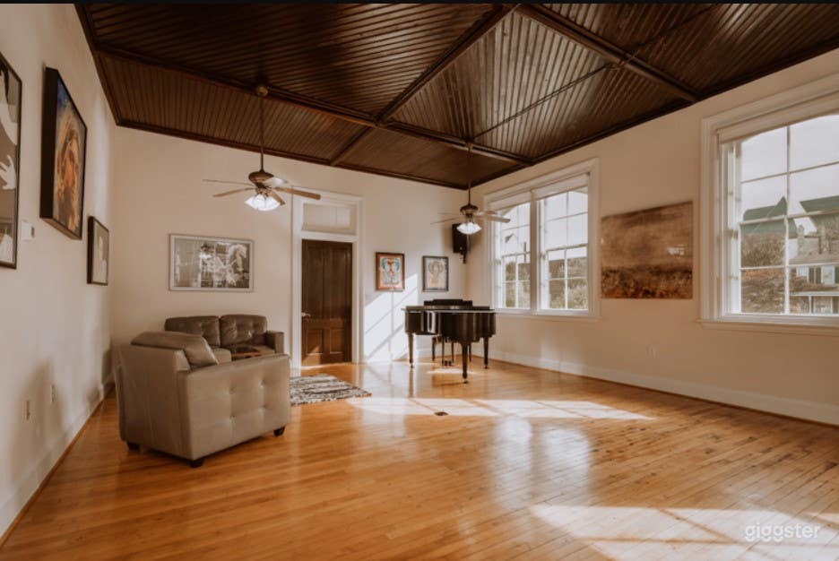 Classroom 4 in a Restored Historic Venue Photo 4