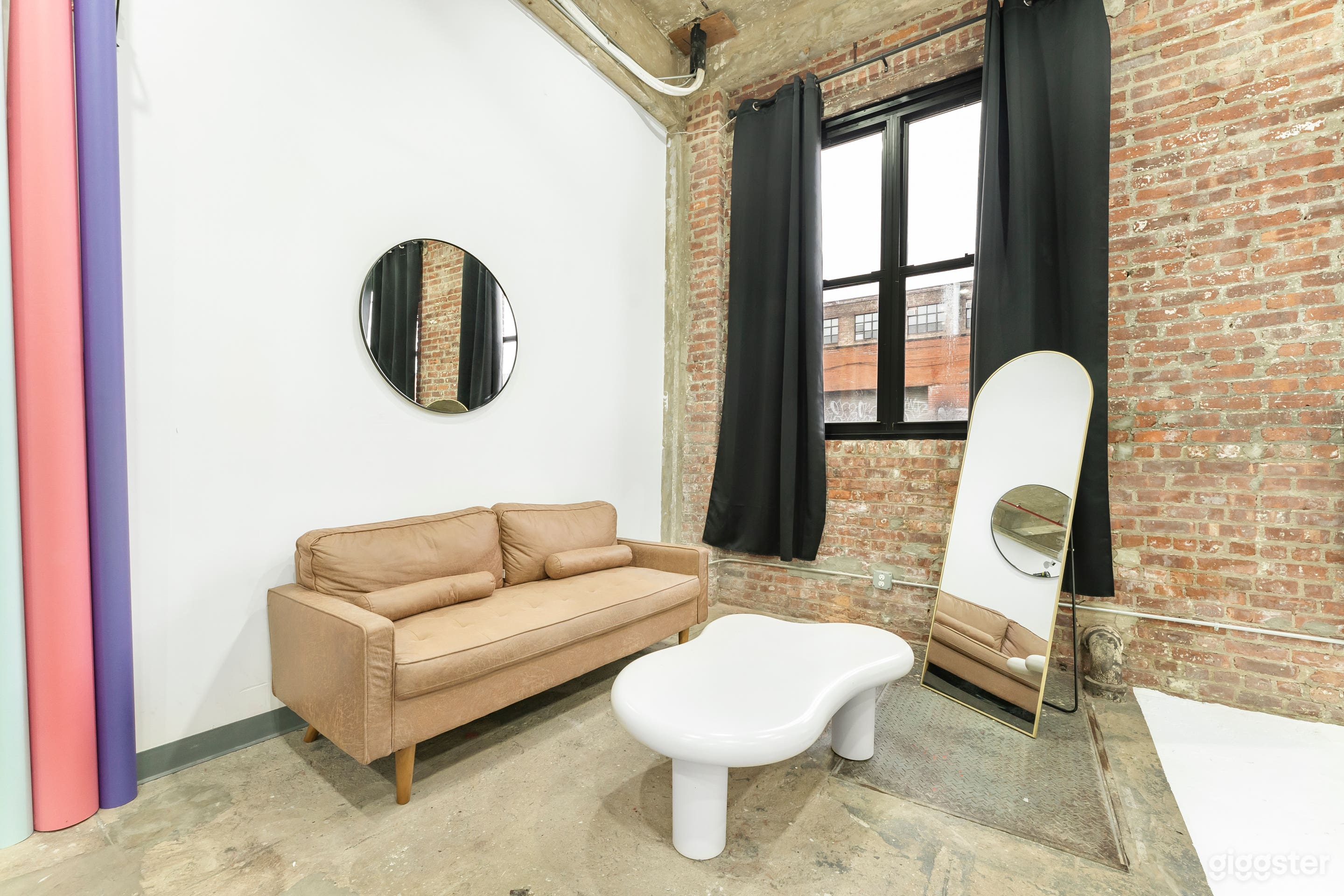 122: Affordable Natural Light Studio with Cyc Wall Photo 2