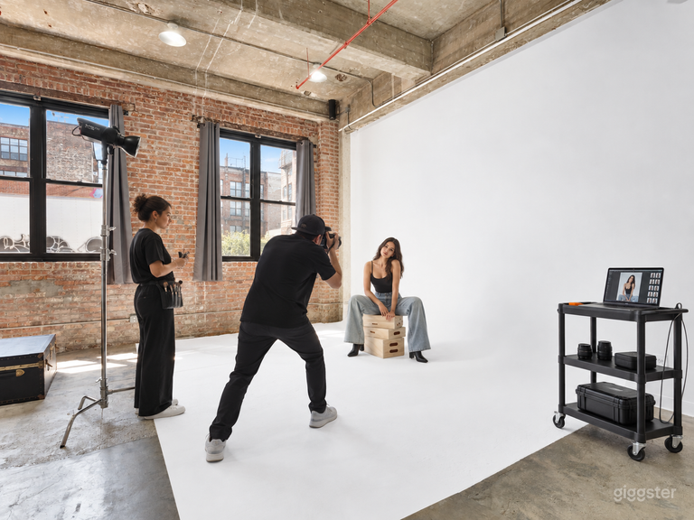  122: Affordable Natural Light Studio with Cyc Wall 