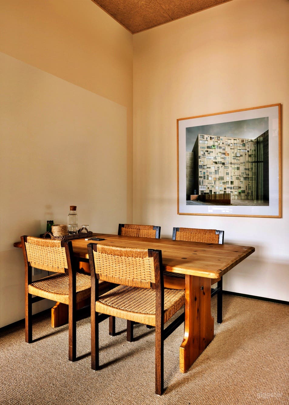 Small Versatile Conference Room Photo 2