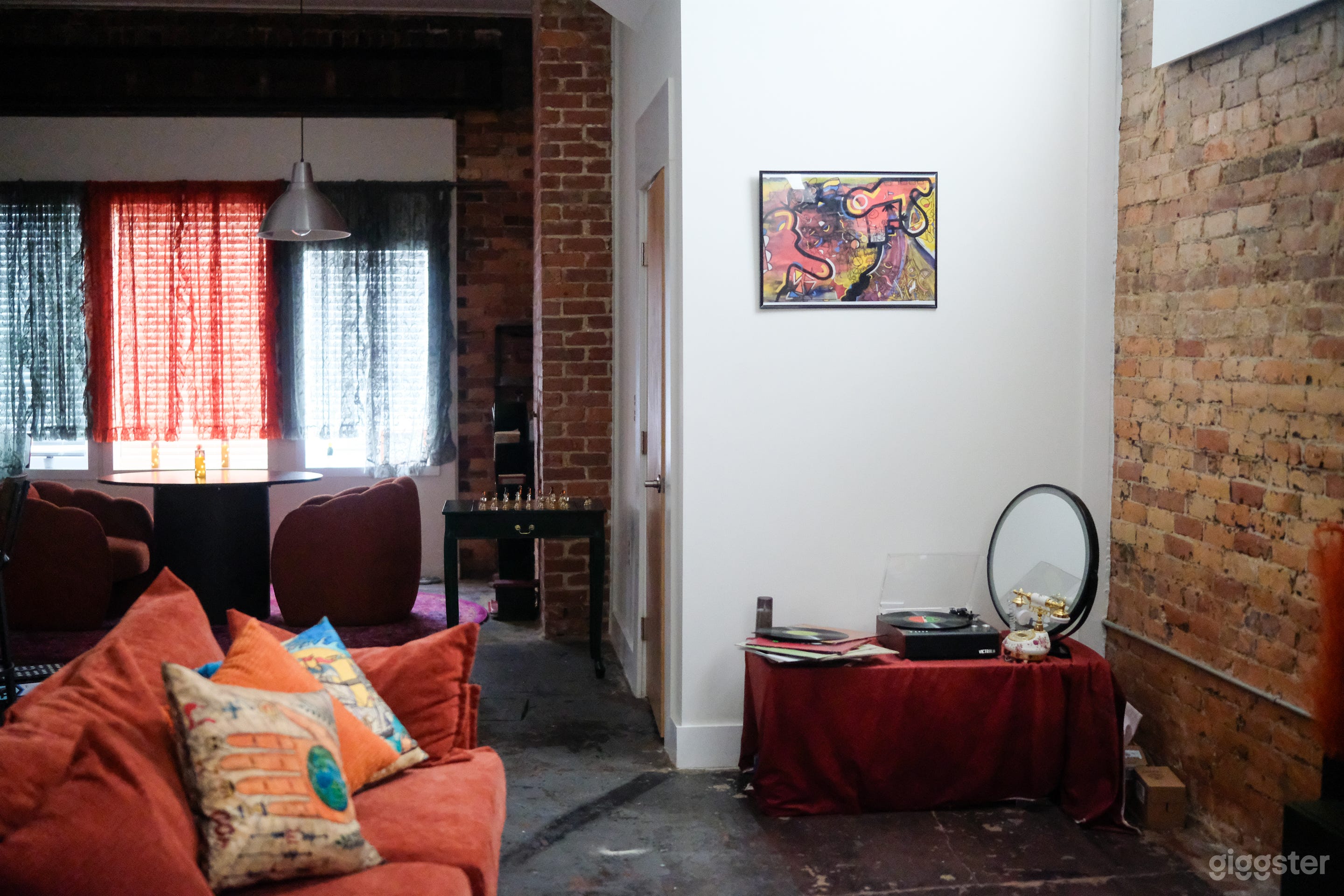 Retro Downtown Loft Photo 1