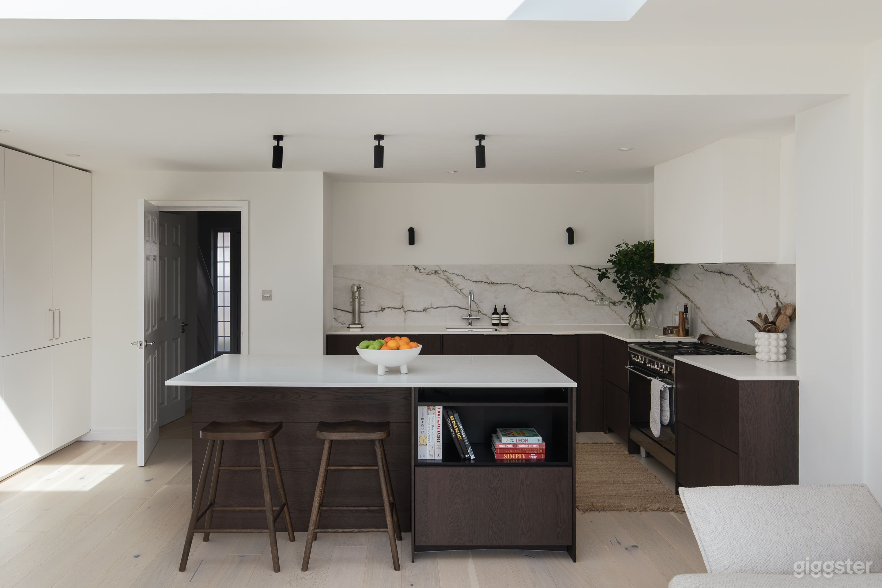 Stylish Semi Detached Home Photo 2