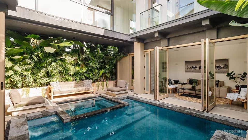 Stunning Black Basalt Saltwater Pool/Spa Photo 4