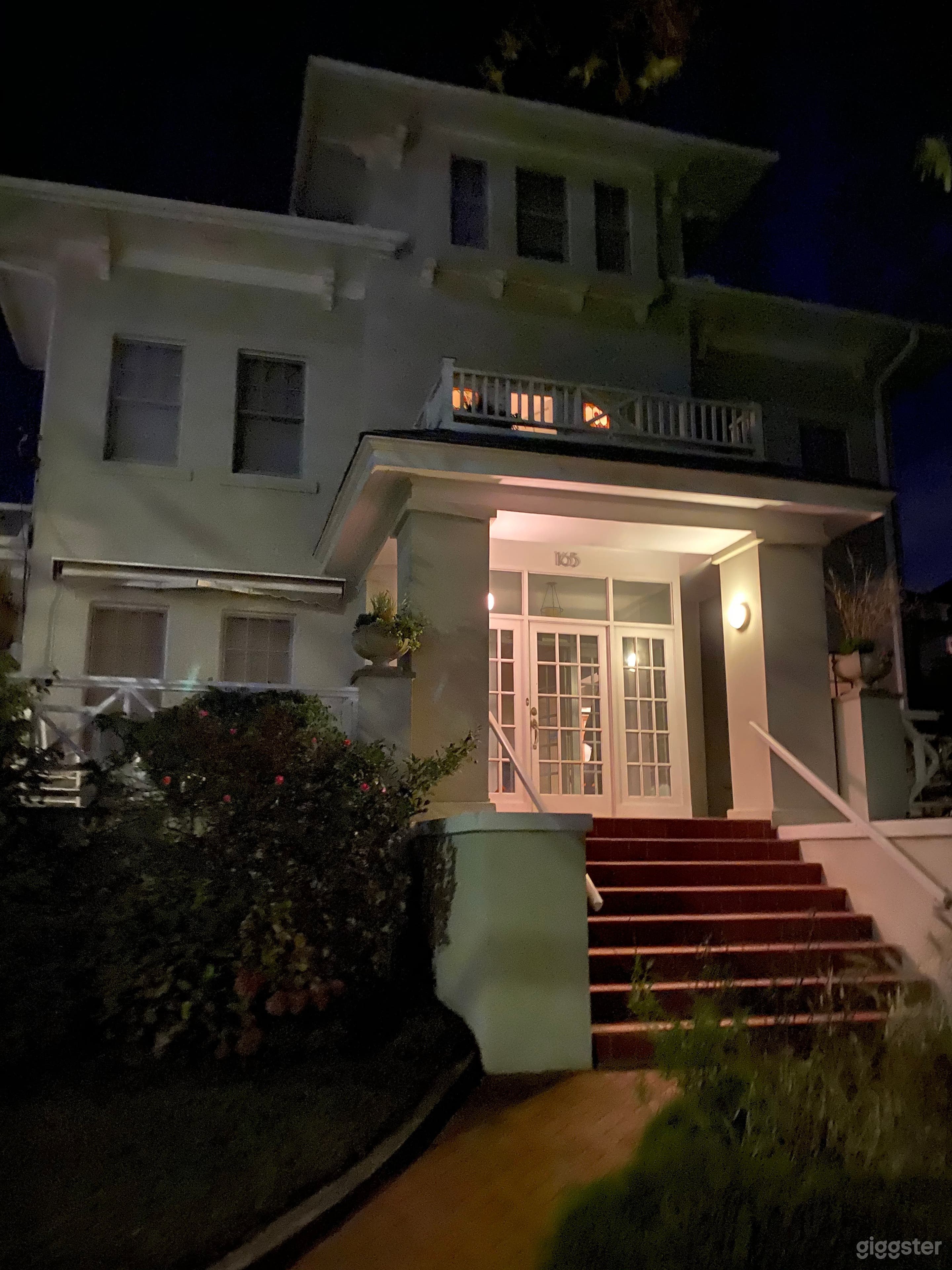 Large Beach Block House Photo 1