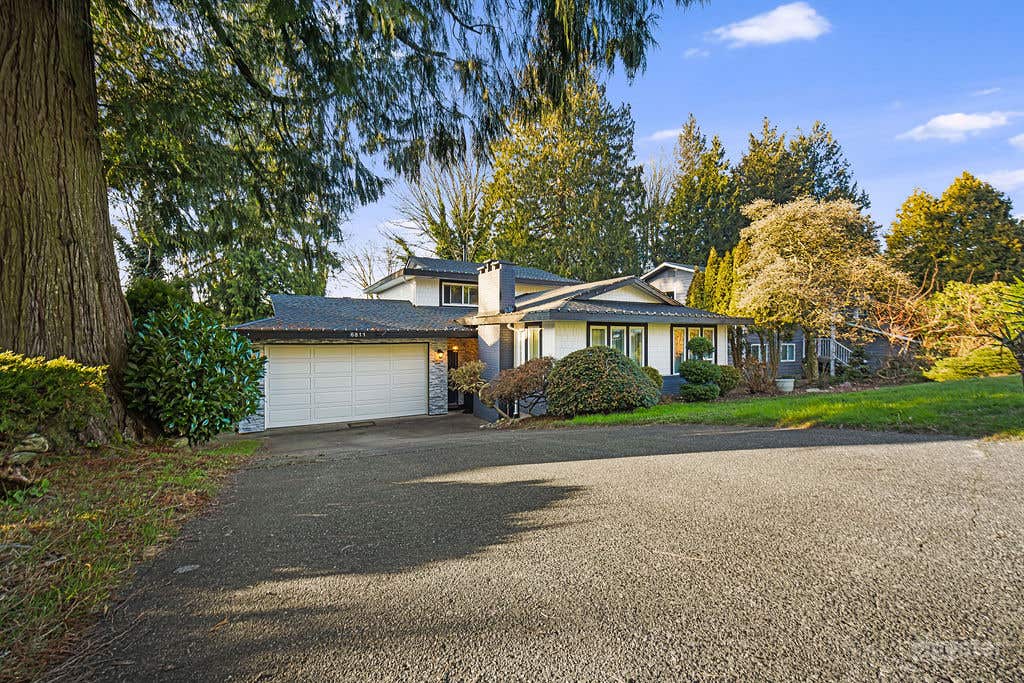  Modern Contemporary Home- light & beautiful views Photo 2