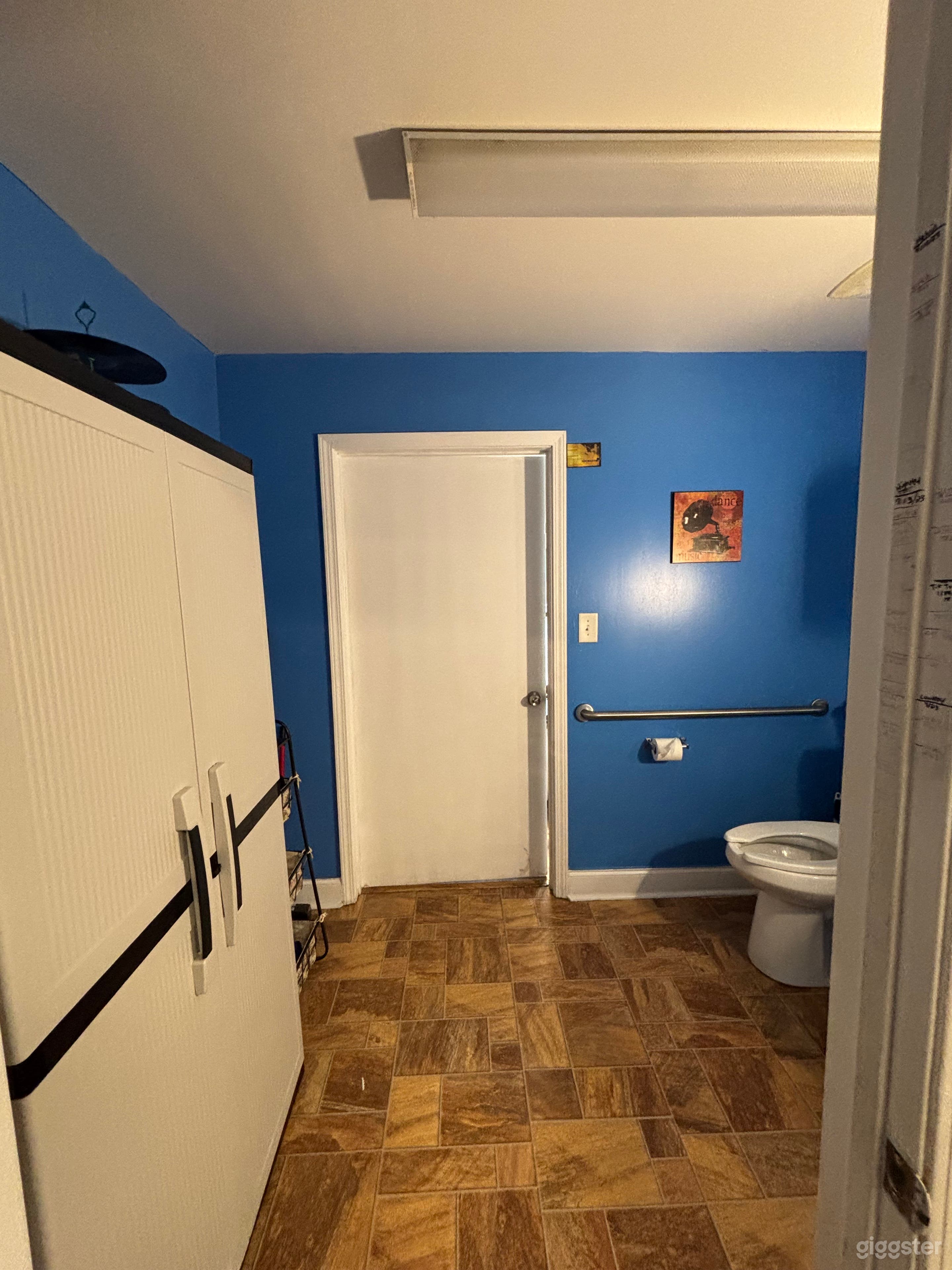 Open Dance / Athletics Space  Photo 4