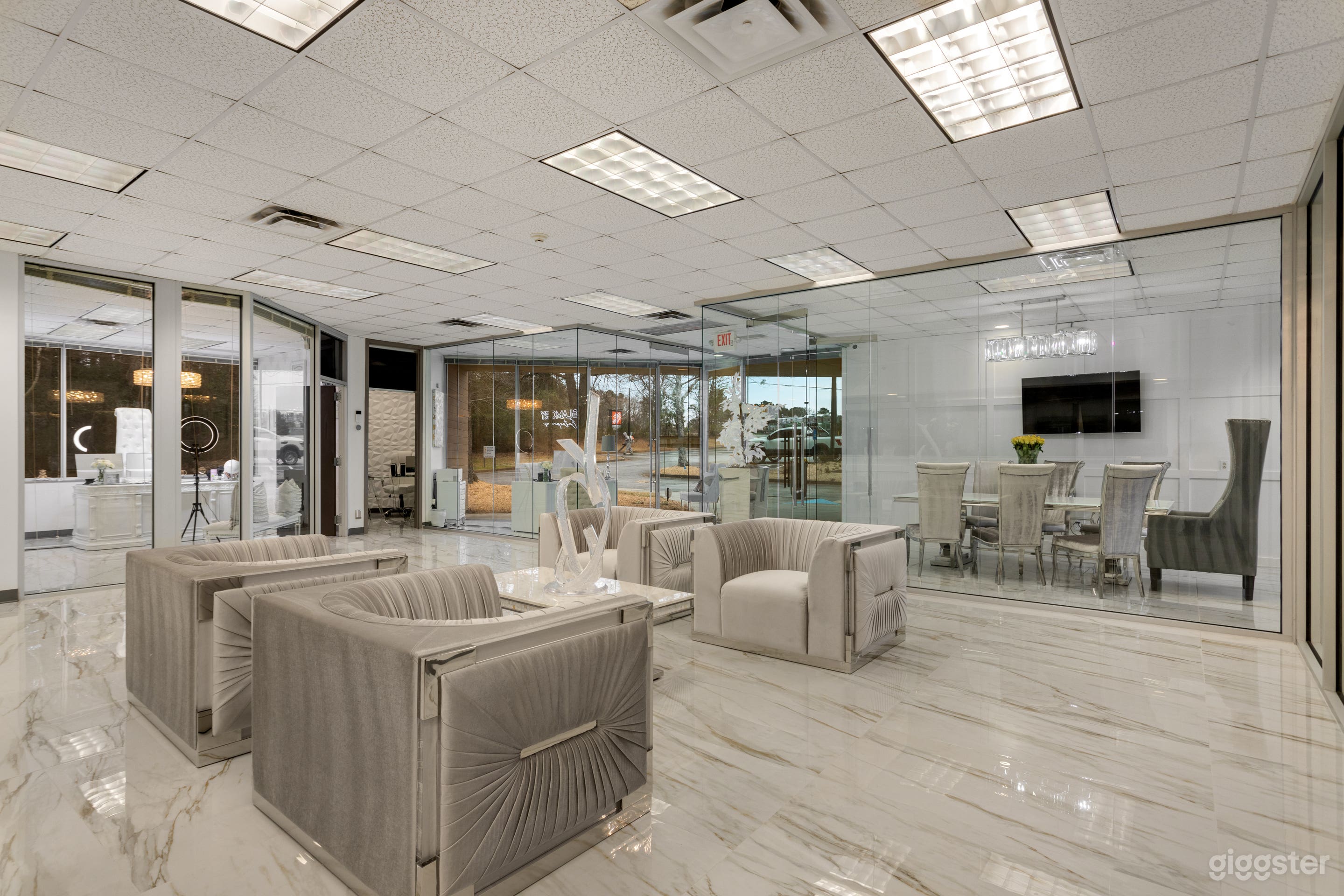 Elegant Venue Near Buckhead Perfect for Events, Photoshoots, Productions &amp; More! Photo 1