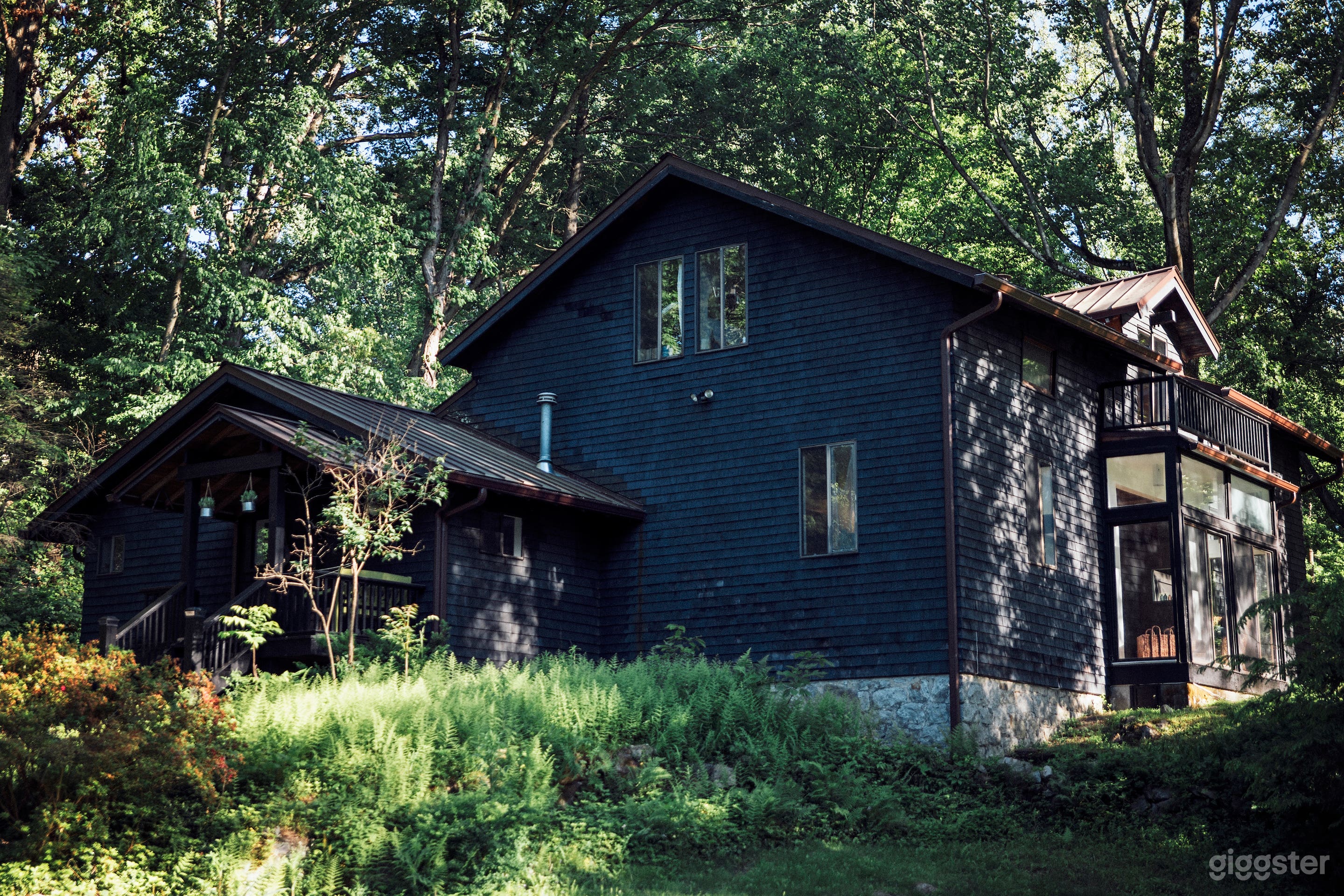 The Charming Black Barn Photo 2