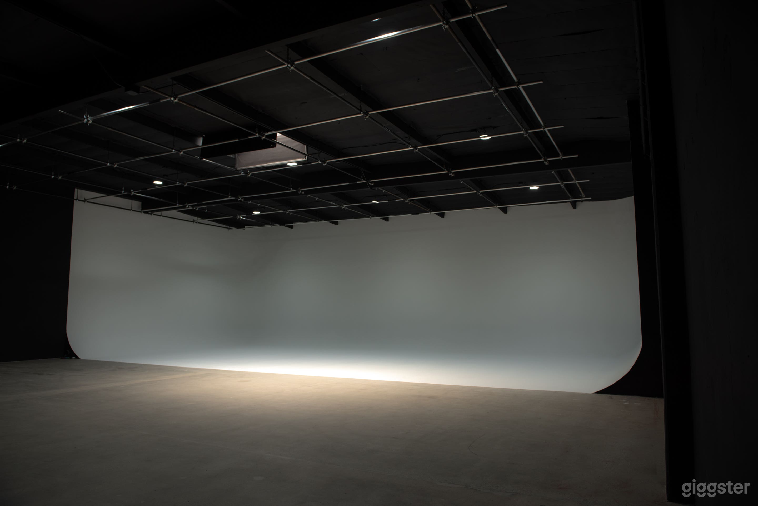 White CYC Stage / Studio Photo 2