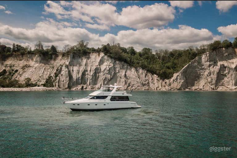  CineCruiser: The Ultimate Yacht Film Set 