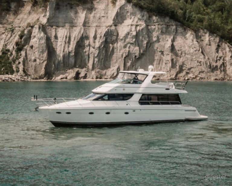  CineCruiser: The Ultimate Yacht Film Set 