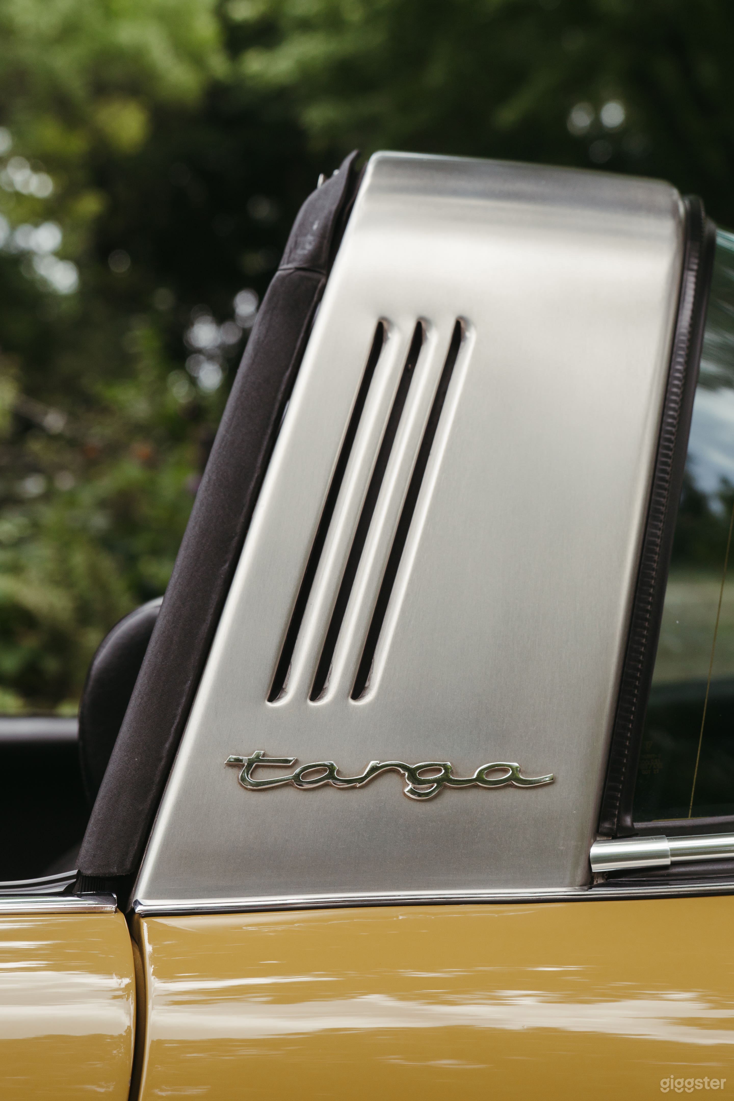 1971 Porsche 911 Classic Targa in rare "Spanish" Olive Photo 4