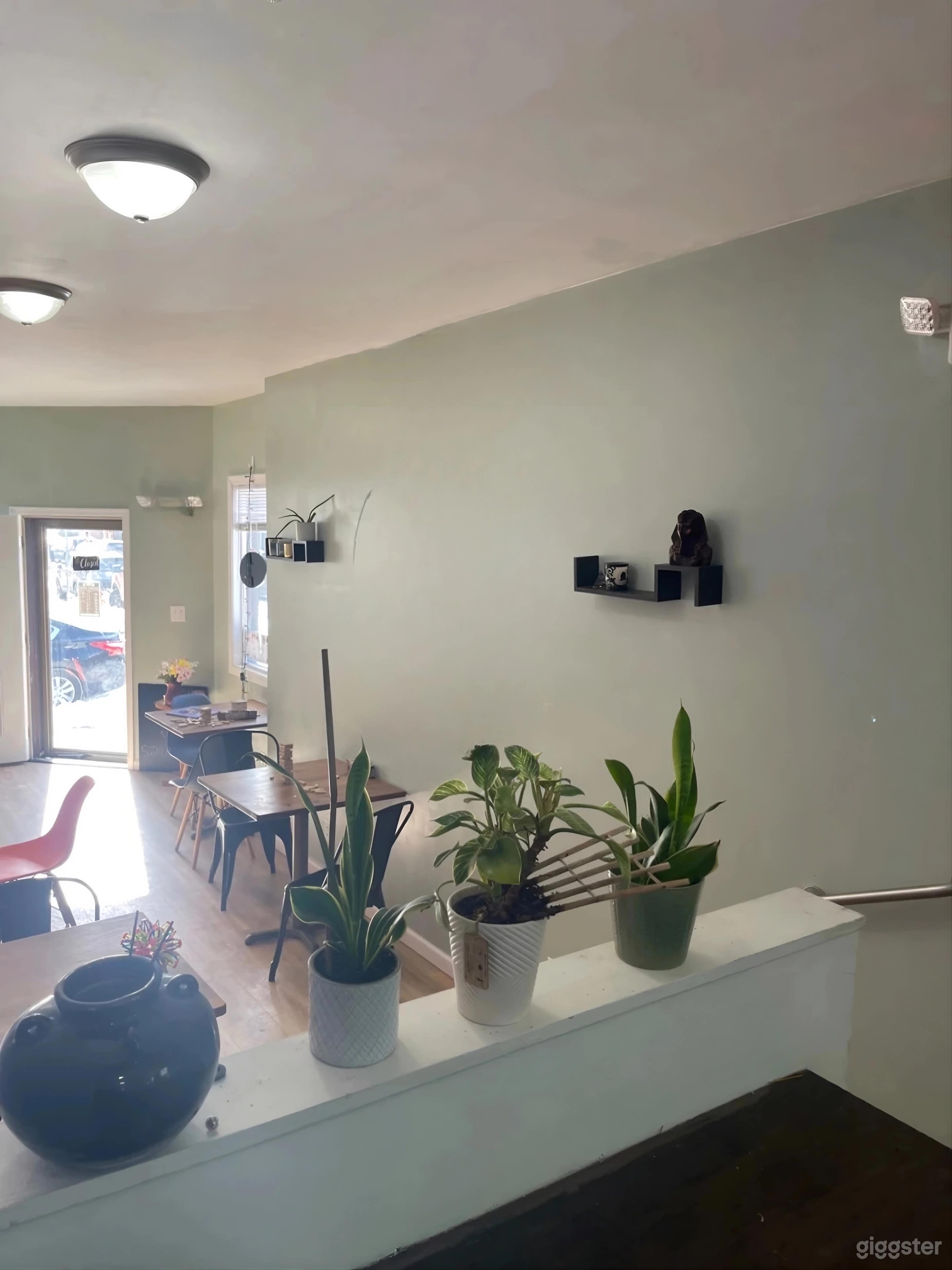 Cozy and Flexible Cafe Space Photo 3