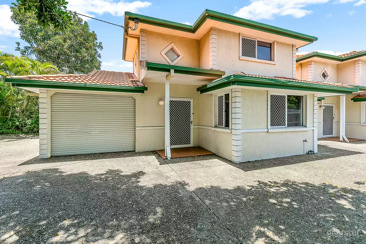 3-Bedroom Townhouse Photo 1