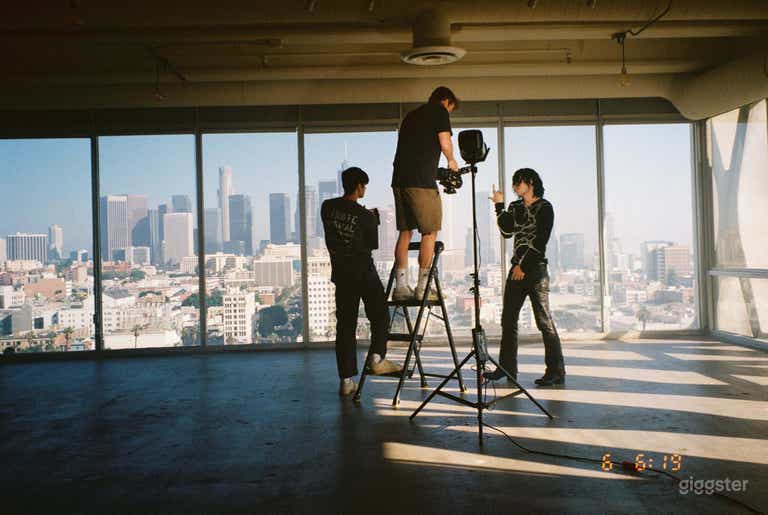  Brutalist Penthouse Loft w/ Flawless Natural Light 
