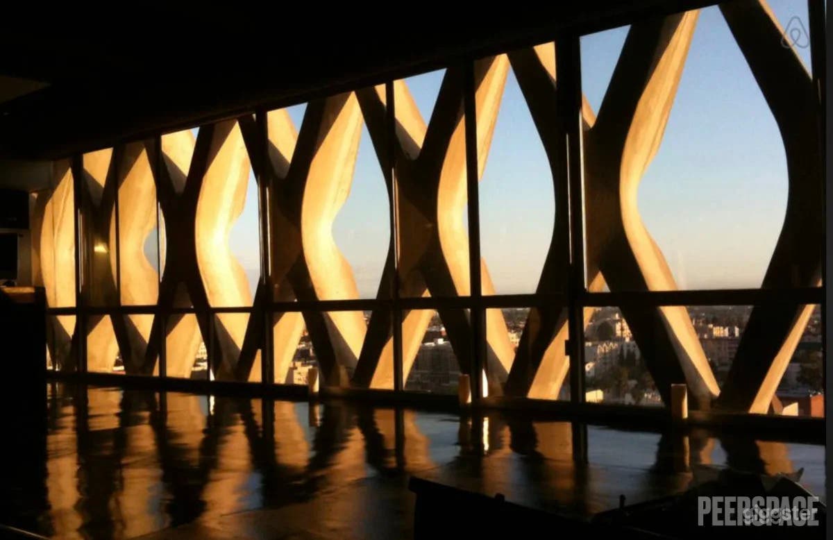 Brutalist Penthouse Loft w/ Flawless Natural Light Photo 3