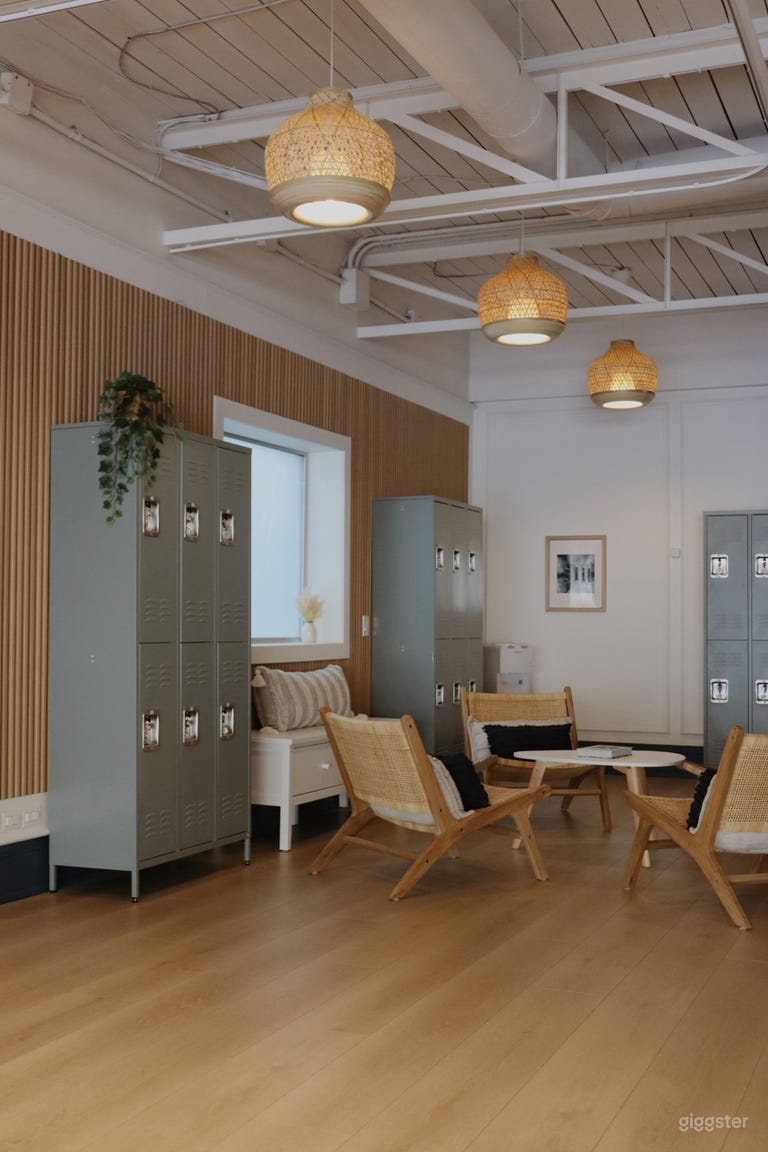  Beautiful & Bright - Boutique Dance & Fitness Studio 