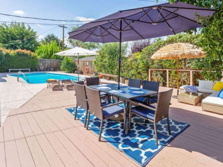 Galactic Oasis Pool Photo 3