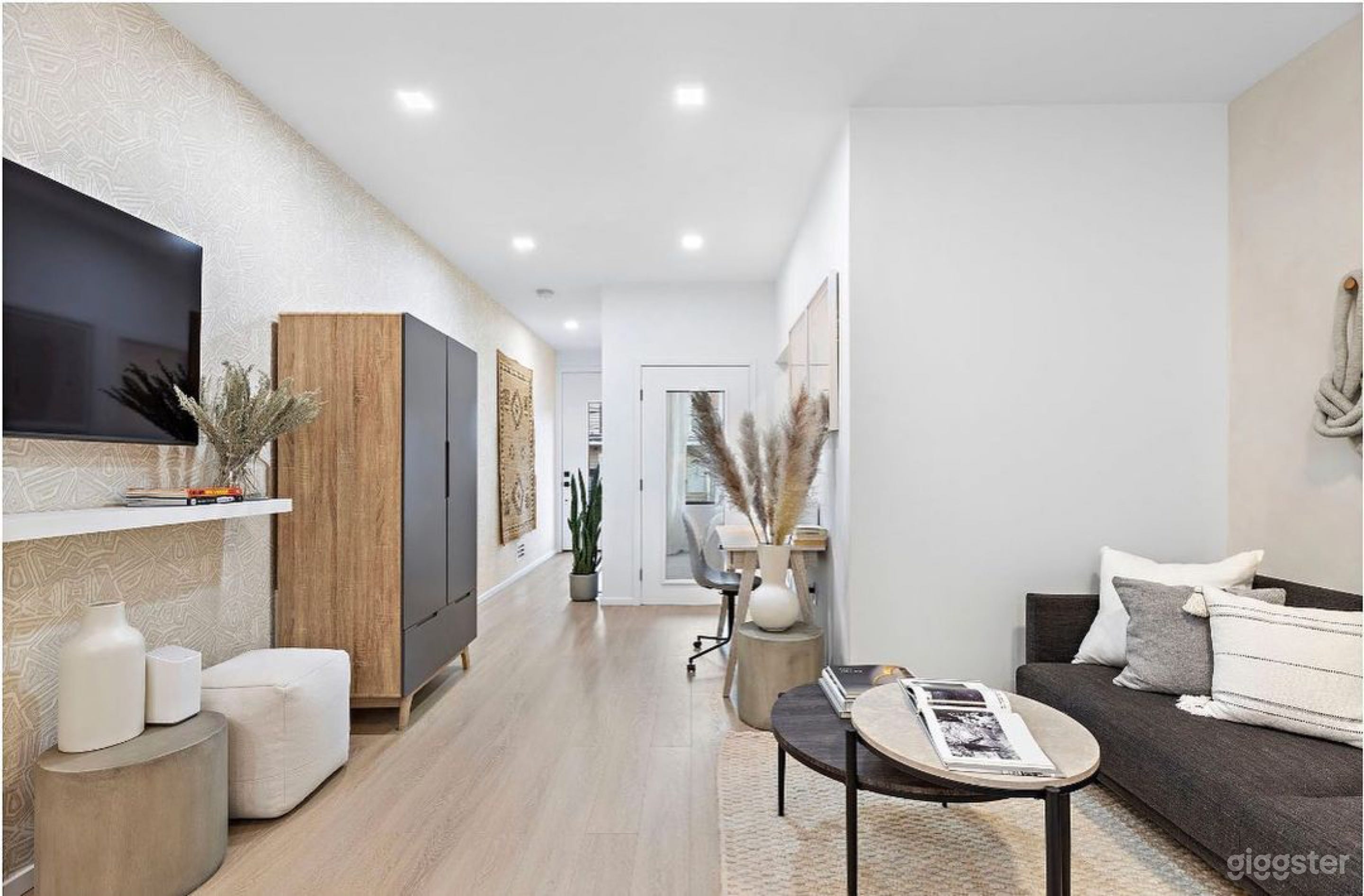 JerseyCity Social Media Suite For Content Creators Photo 1