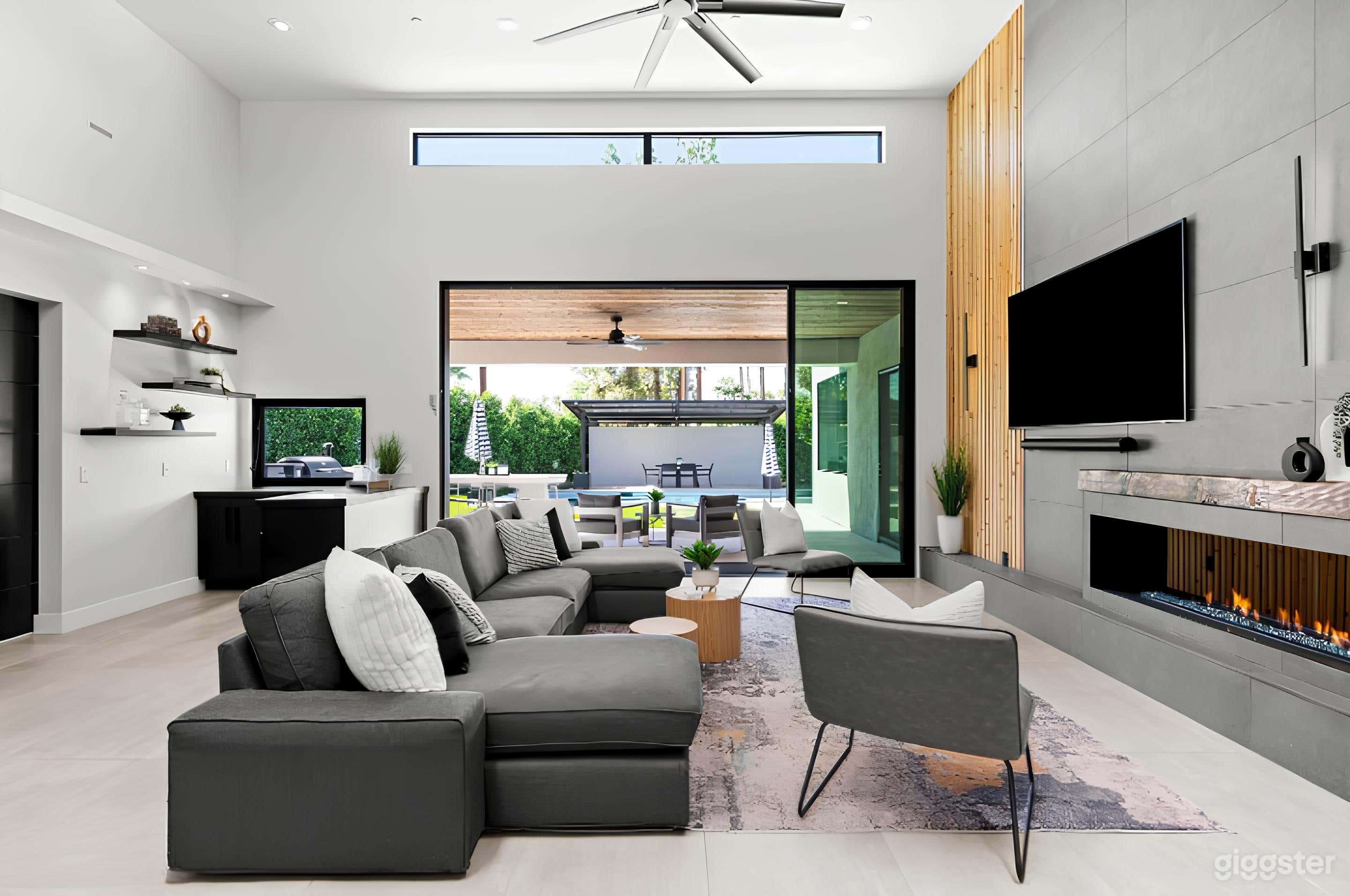 Modern 4BR Luxury Home with Pool Photo 1
