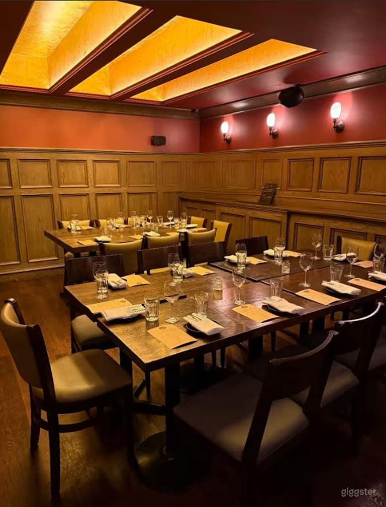  Sala de juntas elegante y versátil para eventos corporativos y privados 
