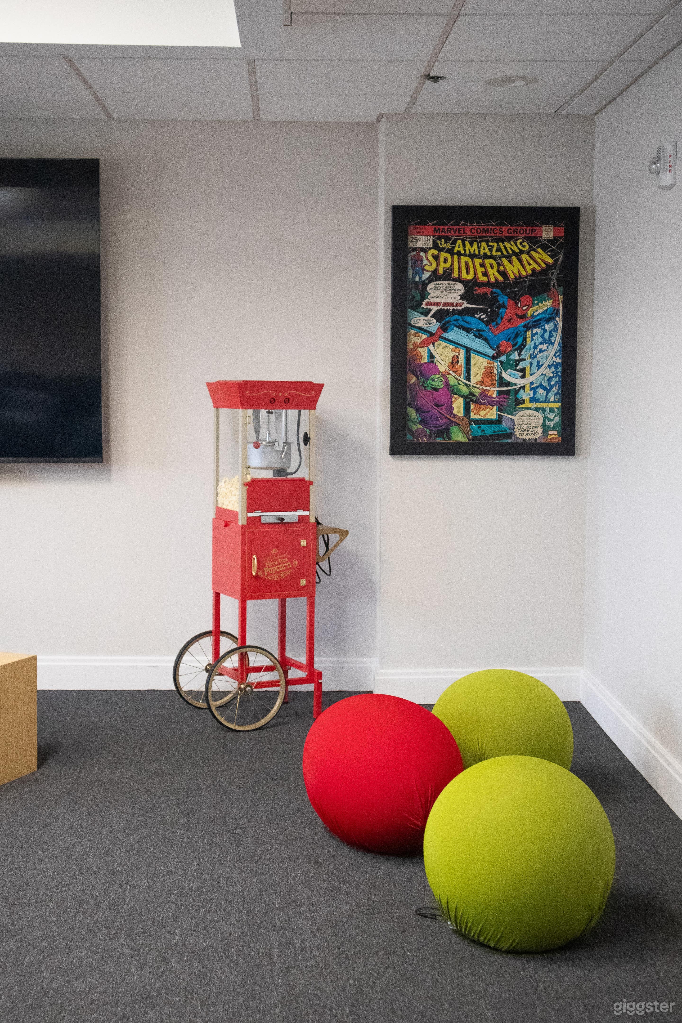 Versatile Media Room for Events & Gatherings Photo 4