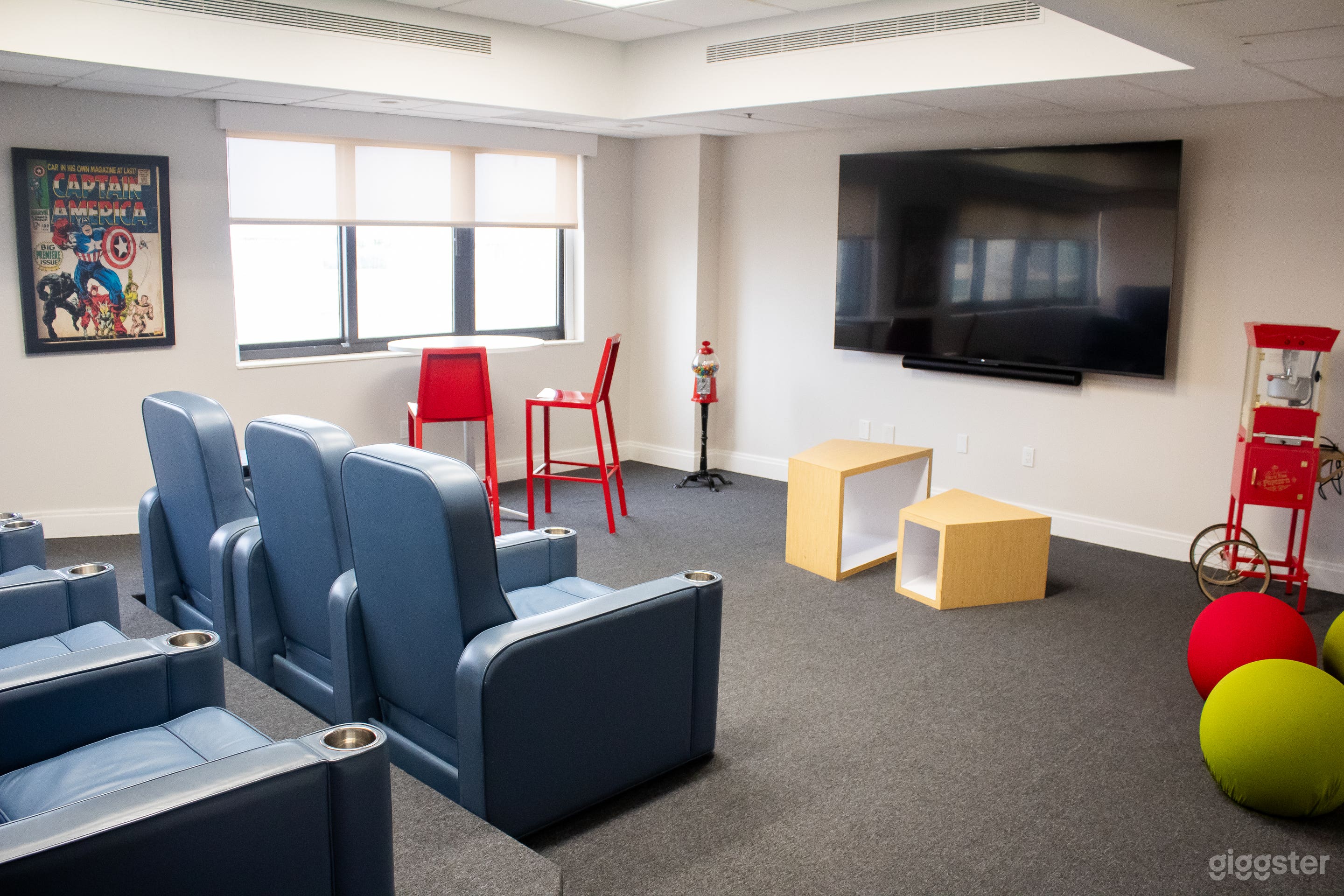 Versatile Media Room for Events & Gatherings Photo 2