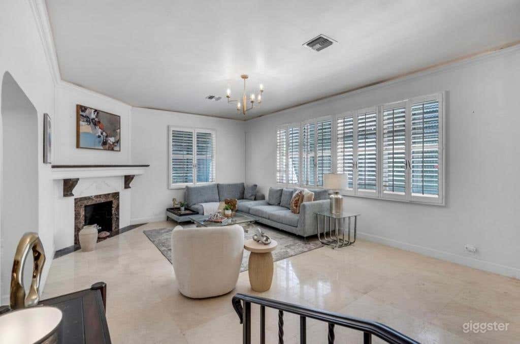 Charming 3-Bedroom Pool Home with Relaxing Vibes Photo 3