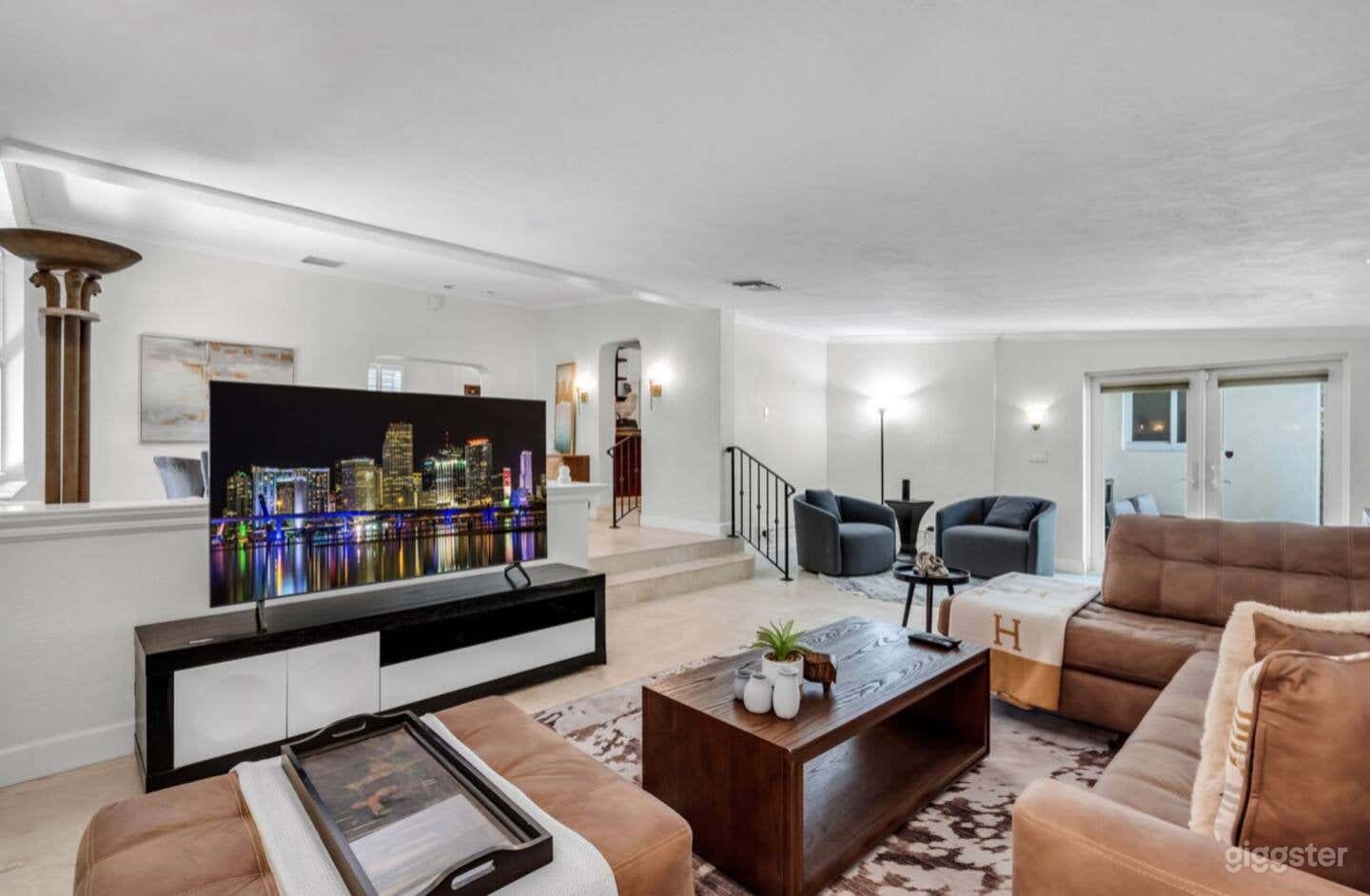 Charming 3-Bedroom Pool Home with Relaxing Vibes Photo 1