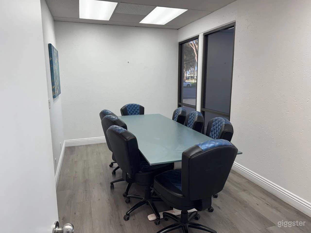 Simple Conference Room Near SNA Airport Photo 2