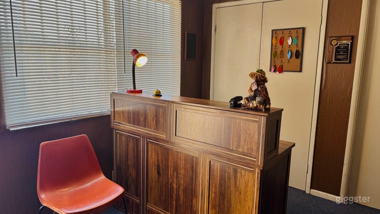  Vintage Motel Lobby, Reception, Office Set in LA 