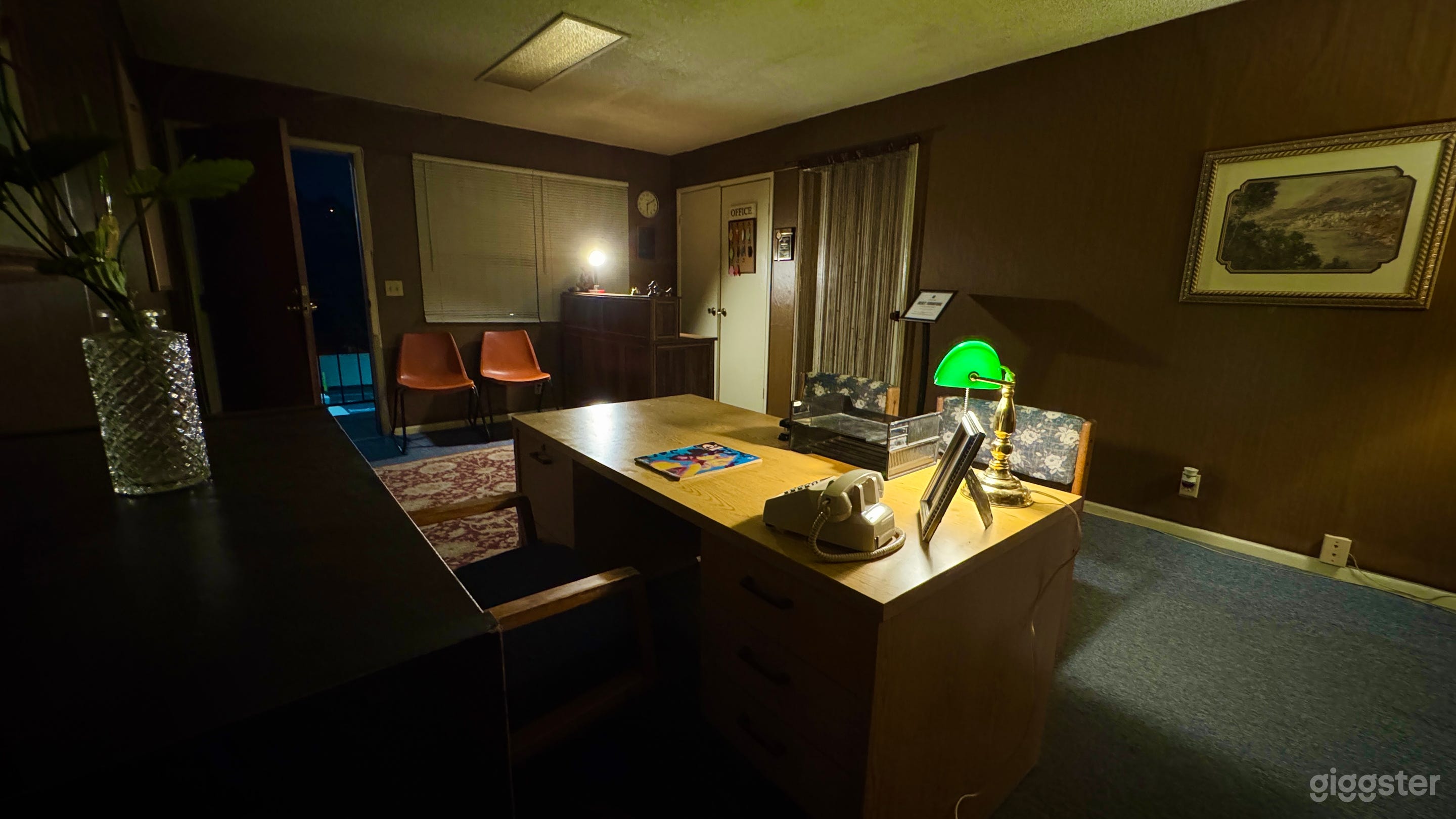 Vintage Motel Lobby, Reception, Office Set in LA Photo 4