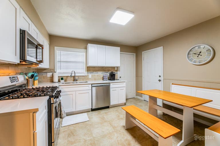  House close to CITY, FOOD, TRAIN, SHOPS 