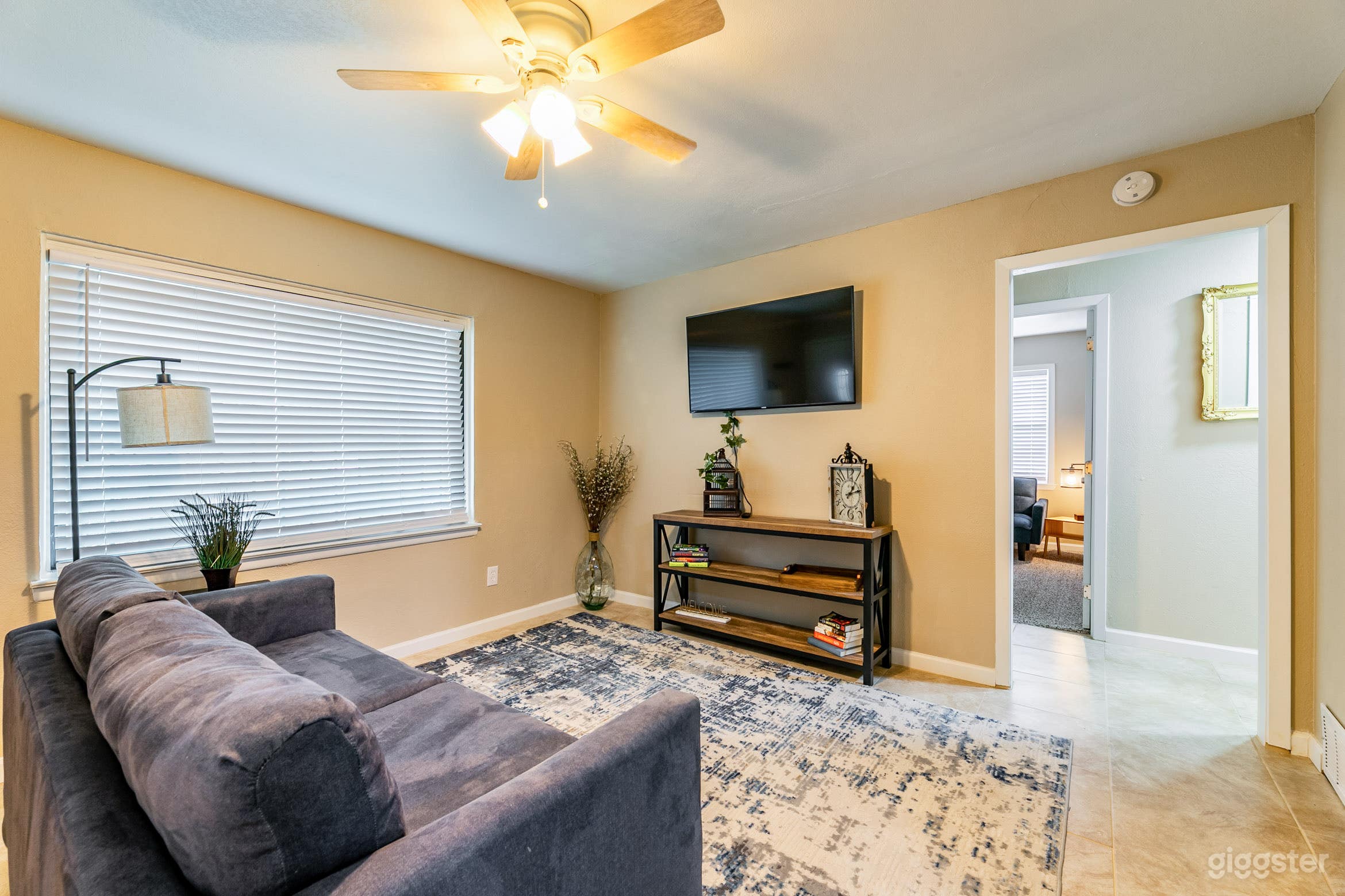 House close to CITY, FOOD, TRAIN, SHOPS Photo 1