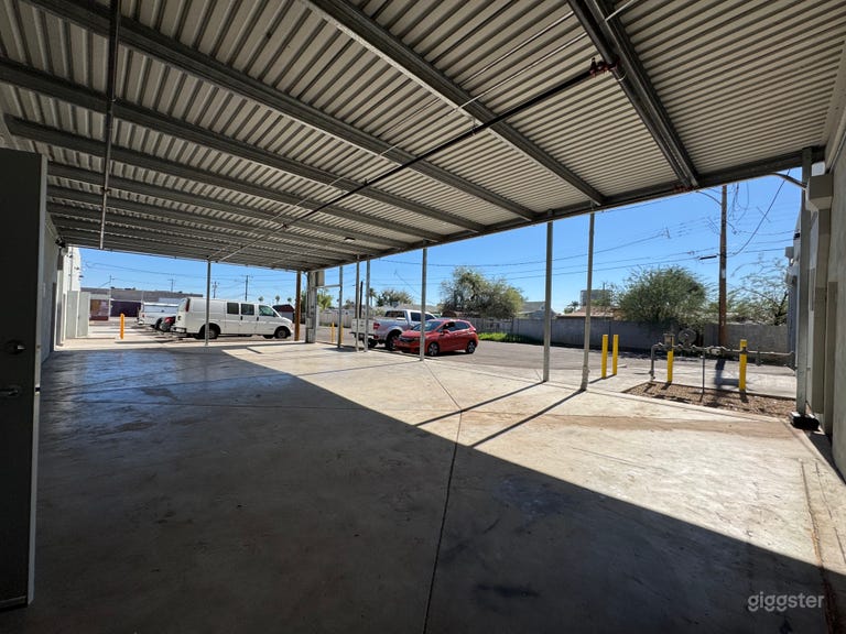  MODERN ART GALLERY WITH HUGE PATIO AVAILABLE 24/7! 