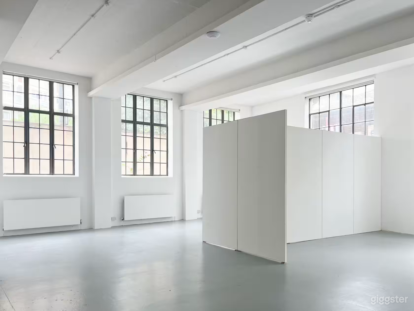 The Handbag Factory Photo 2