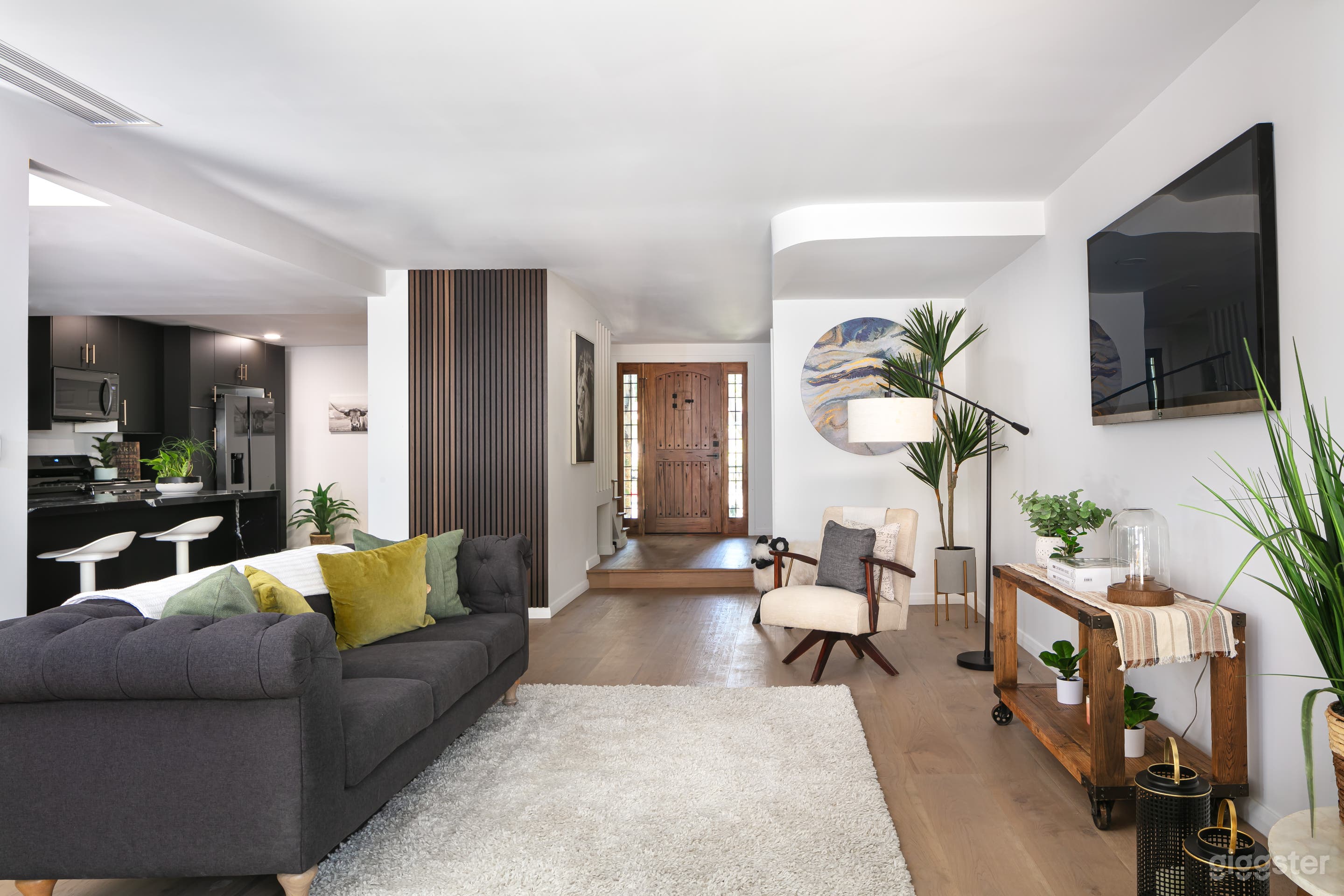 Modern Oasis Luxury Estate Photo 4